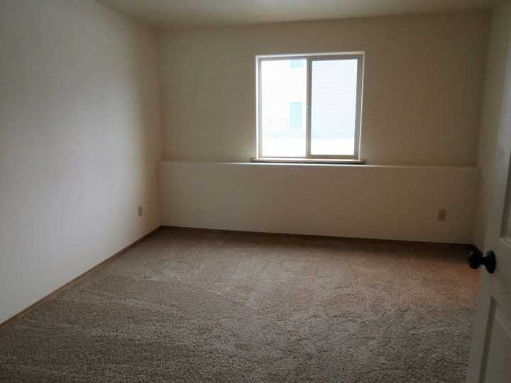 815 W 3rd St - Photo 4 of 5