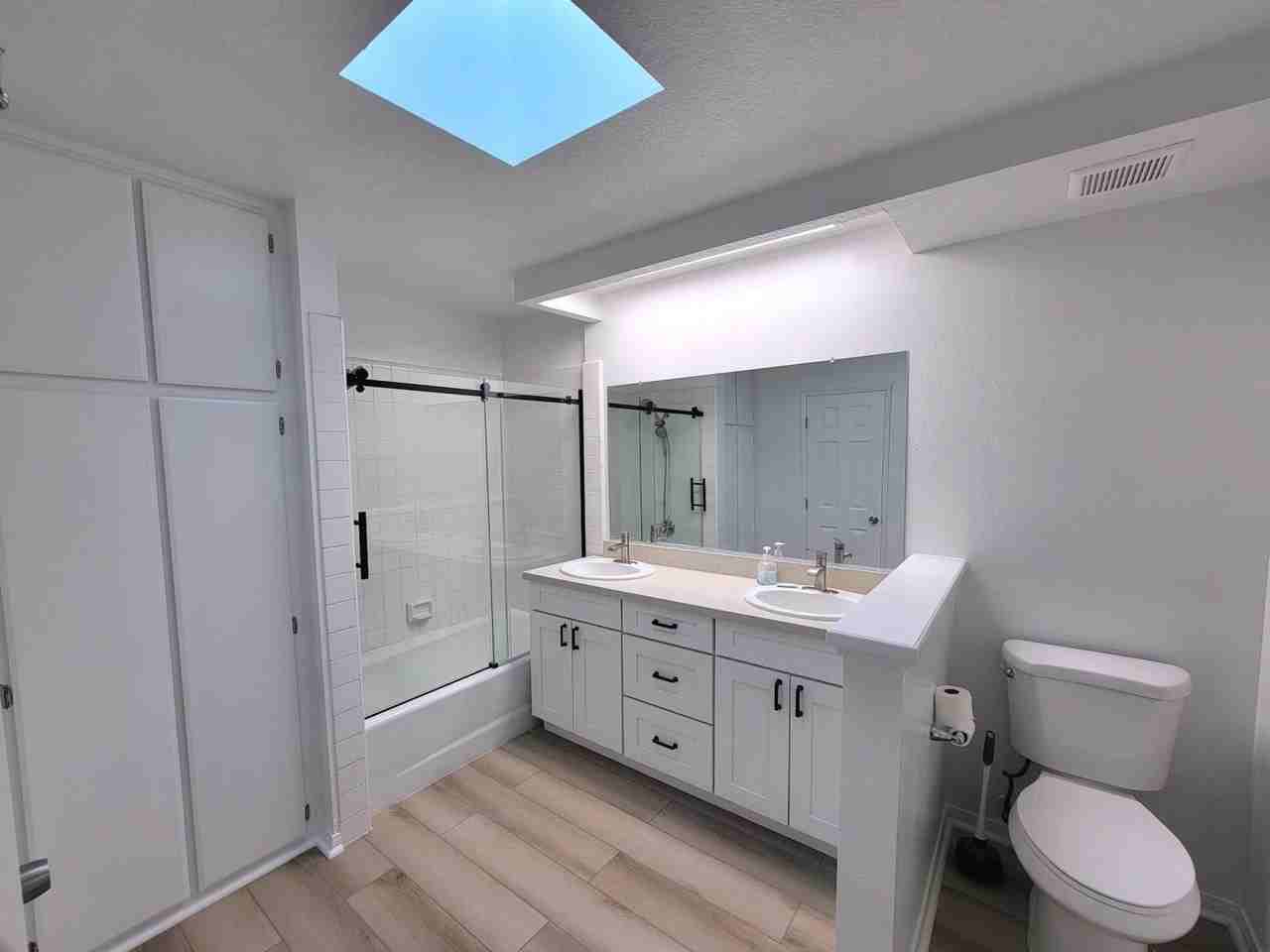 5122 Dunbar Dr - Photo 5 of 17