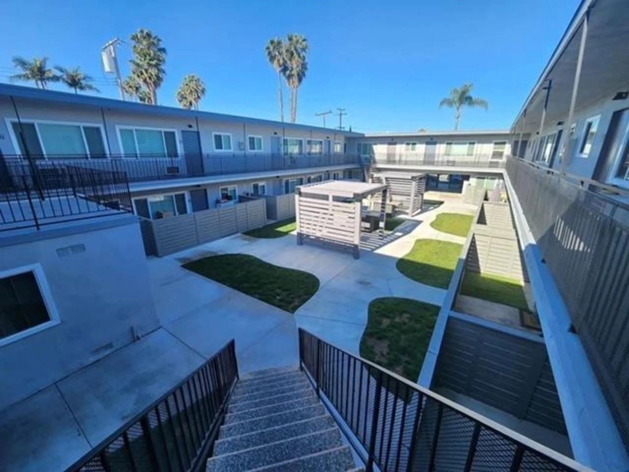 La Pat Courtyard Apartments - Photo 2 of 50