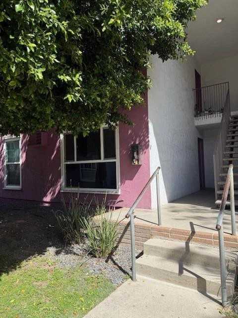 10560 Haddon Ave - Photo 2 of 50