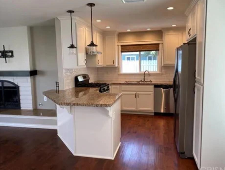 3259 Cole Ave - Photo 2 of 11