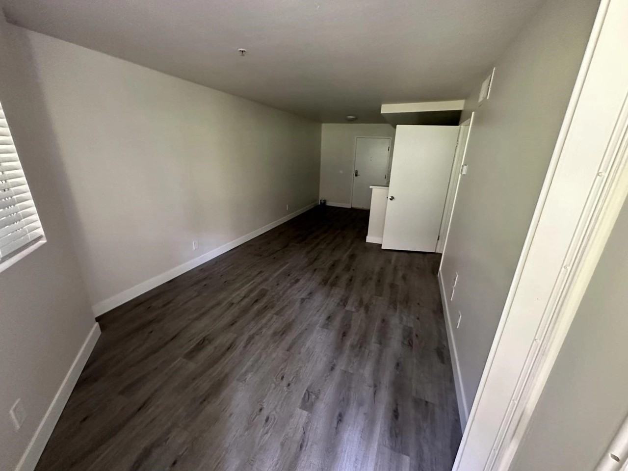 1501 N Brea Blvd - Photo 6 of 31