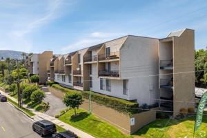 featured image of 860 W 5th St