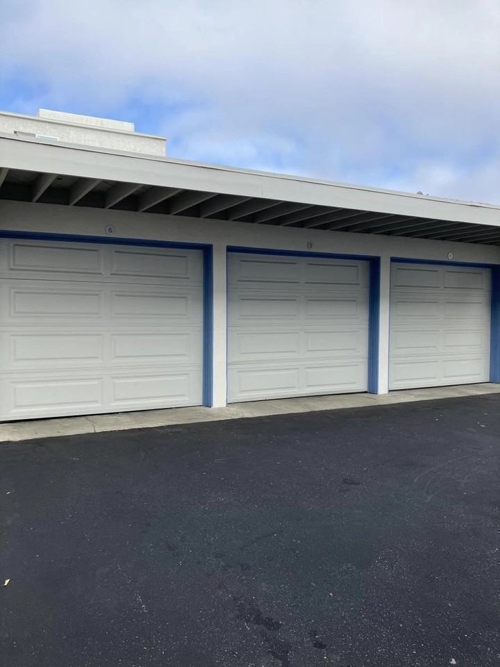 418 N Broadway - Photo 2 of 50