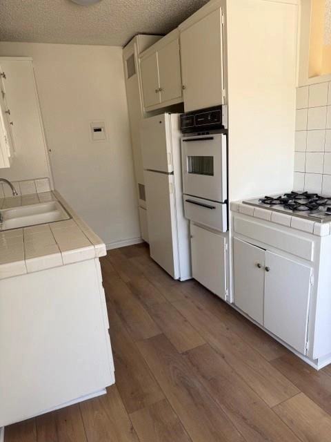 11126 Huston St - Photo 2 of 17