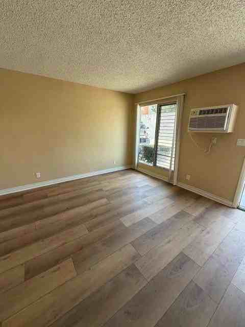 11126 Huston St - Photo 4 of 17