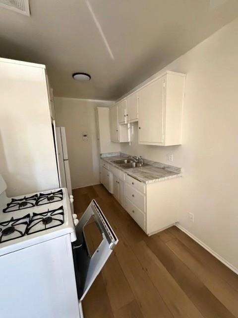 11126 Huston St - Photo 3 of 17