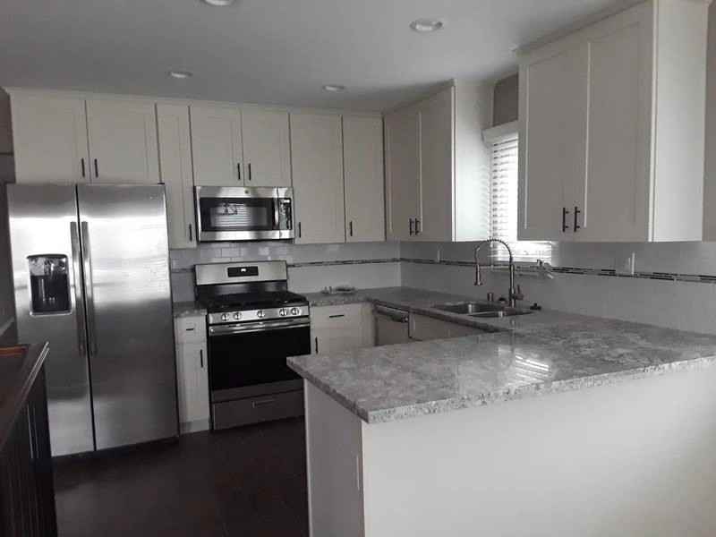 638 W Imperial Ave - Photo 2 of 14