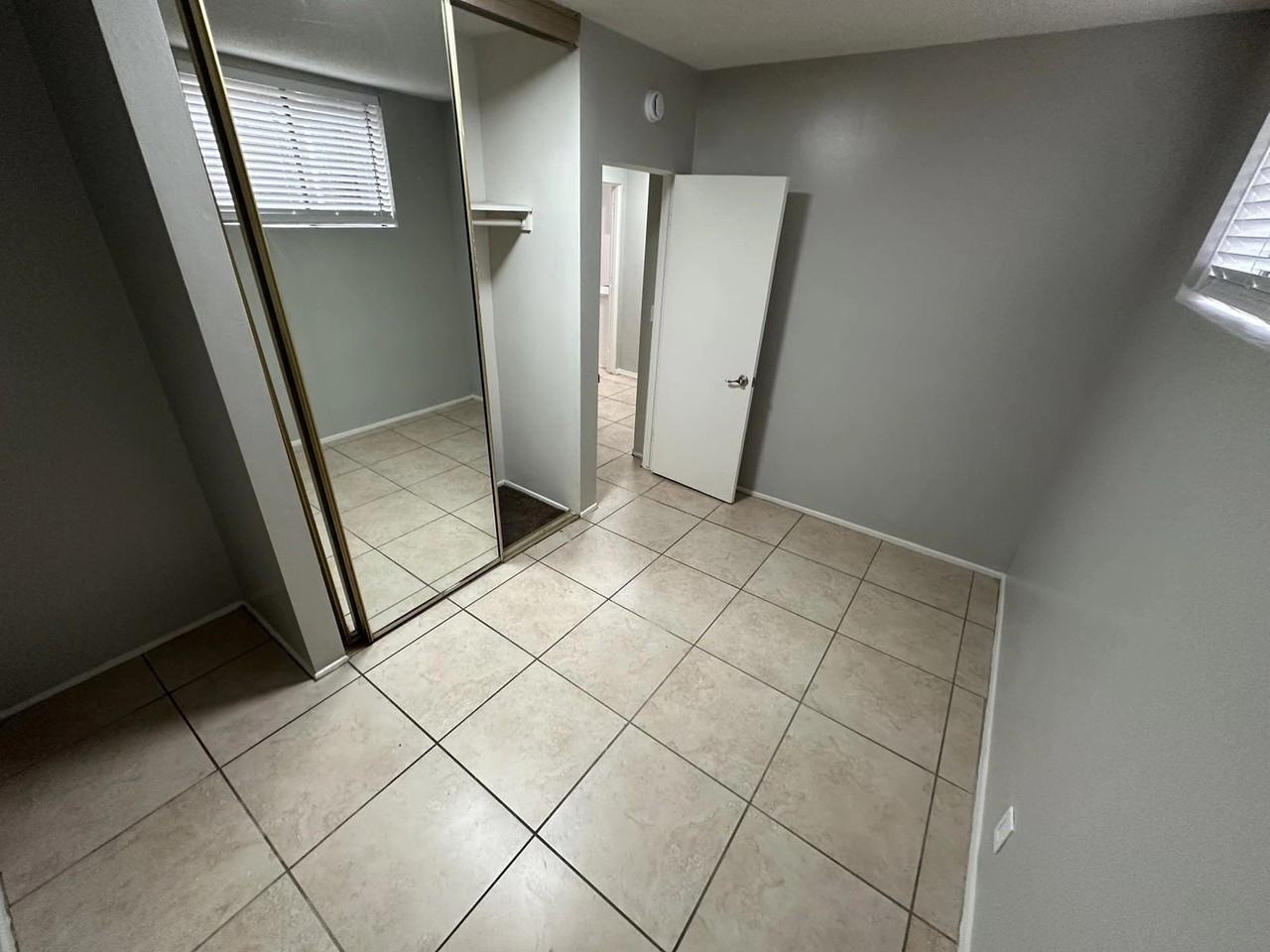 8 69th Place - Photo 6 of 10