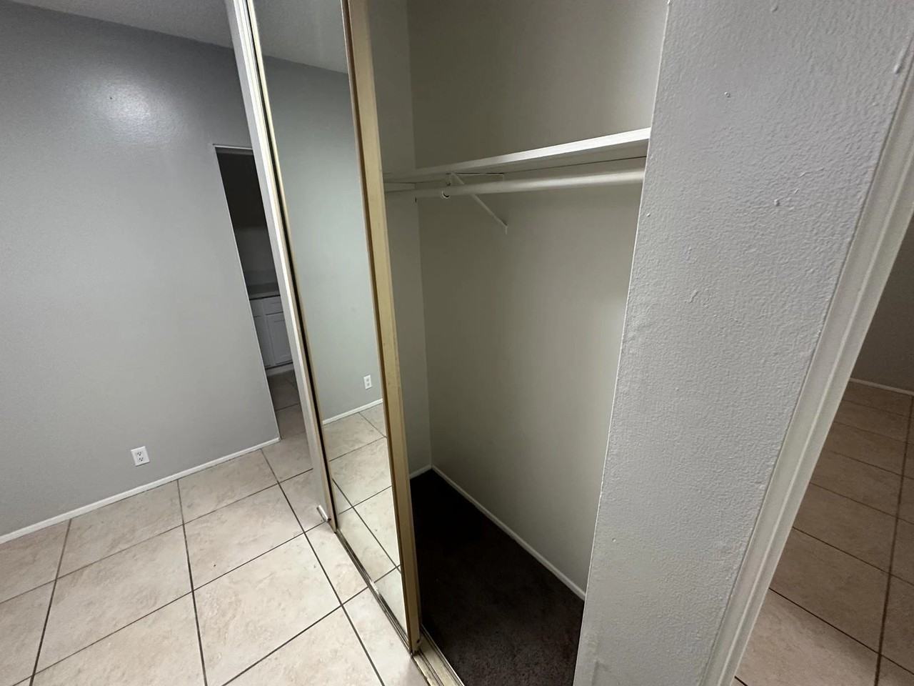 8 69th Place - Photo 7 of 10
