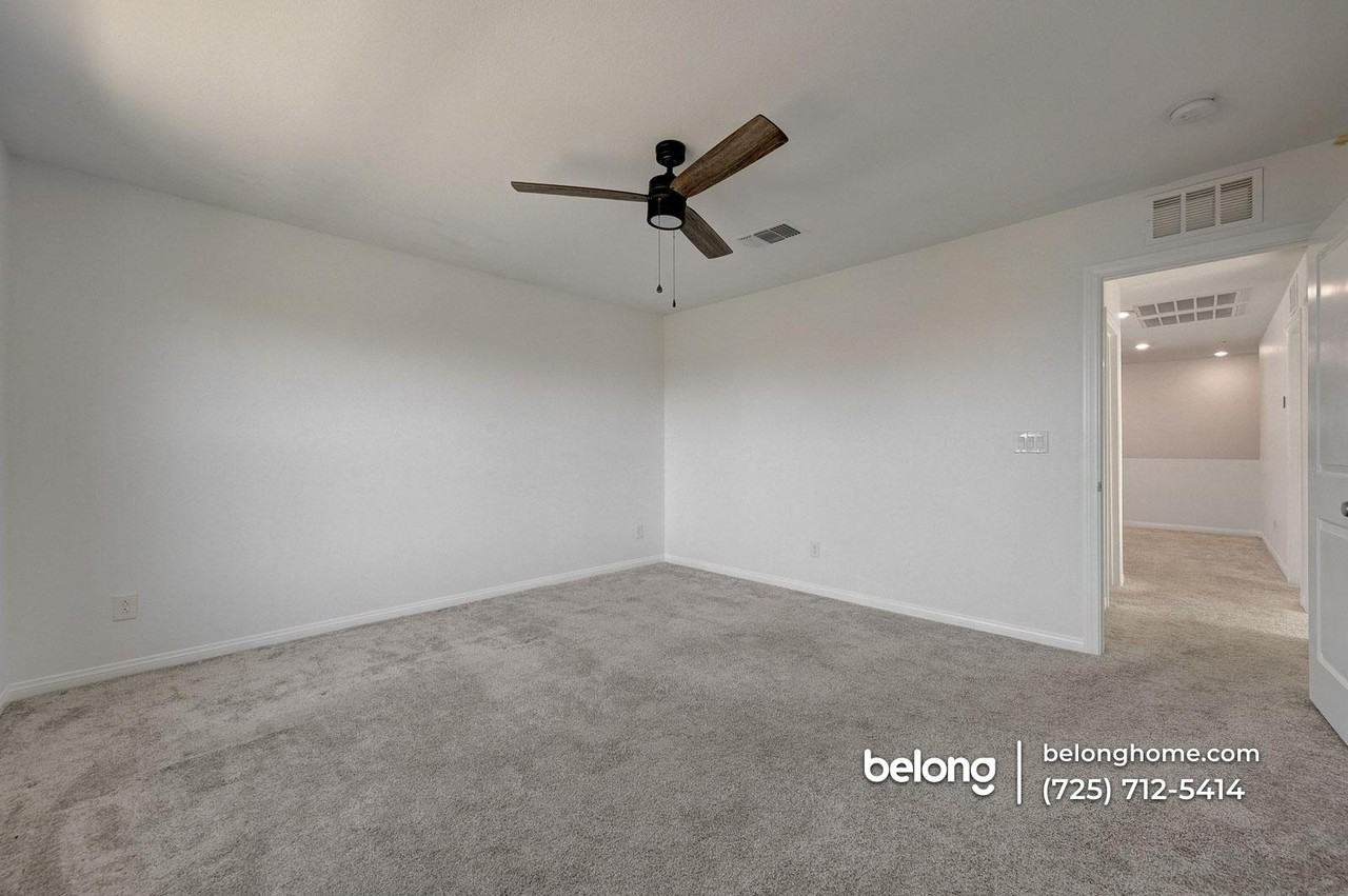 9283 Quartz Hills Ave - Photo 7 of 48