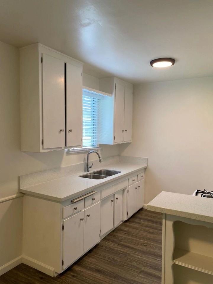 6434 Shirley Ave - Photo 3 of 35