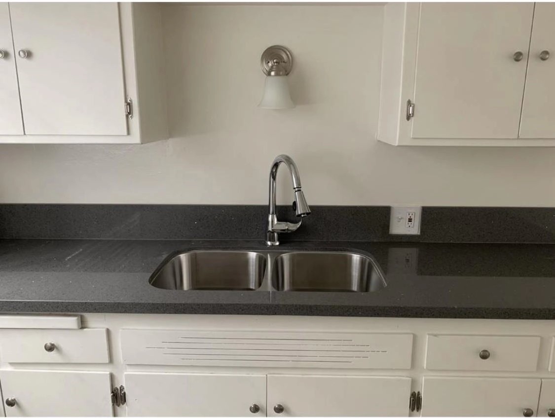 845 Victor Ave - Photo 3 of 20