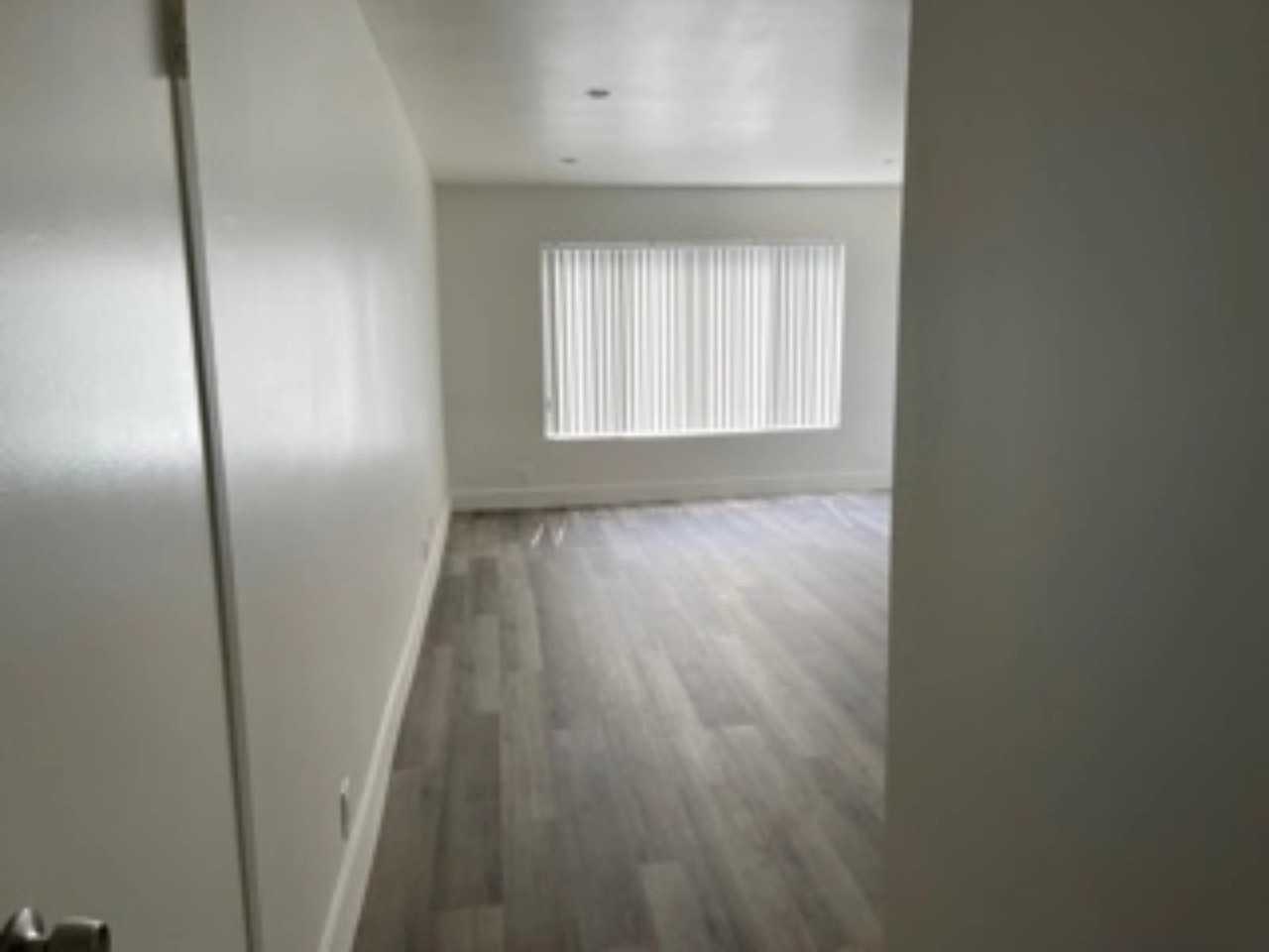 1841 S. Manhattan Pl - Photo 3 of 40