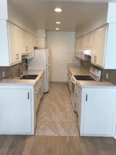 11810 Mayfield Ave - Photo 4 of 50