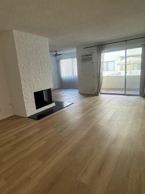 11810 Mayfield Ave - Photo 5 of 50