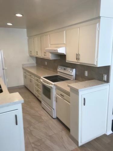 11810 Mayfield Ave - Photo 3 of 50