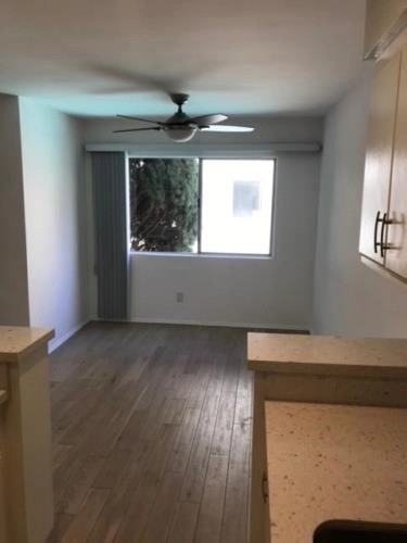 11810 Mayfield Ave - Photo 5 of 50