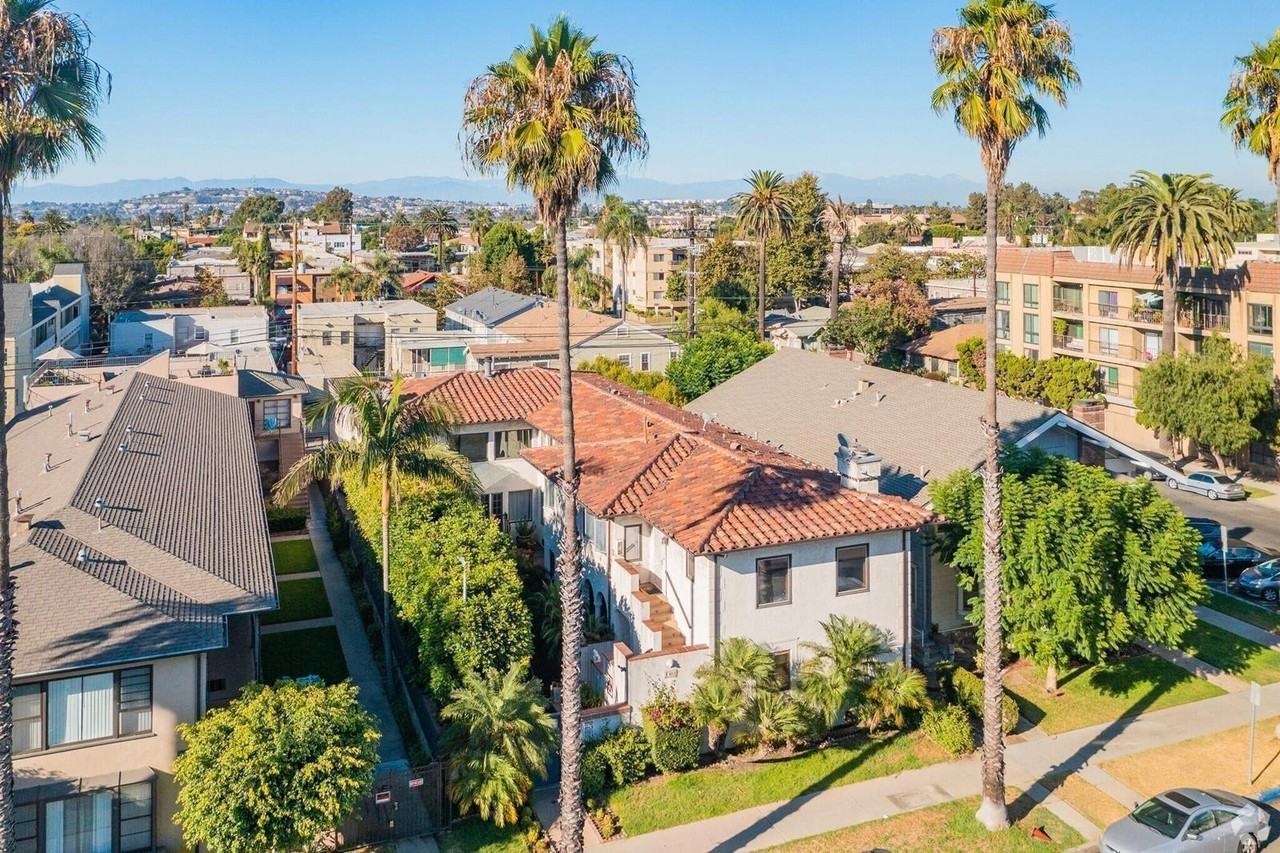 1757 E Ocean Blvd - Photo 4 of 30