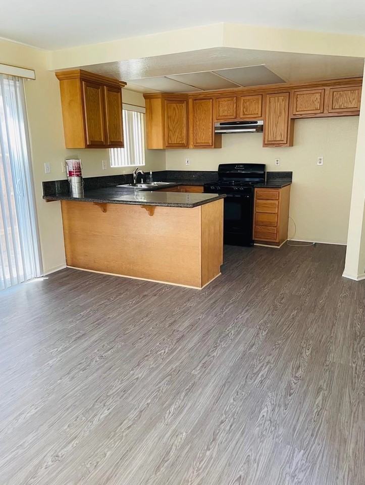 215 18th Street - Photo 6 of 36