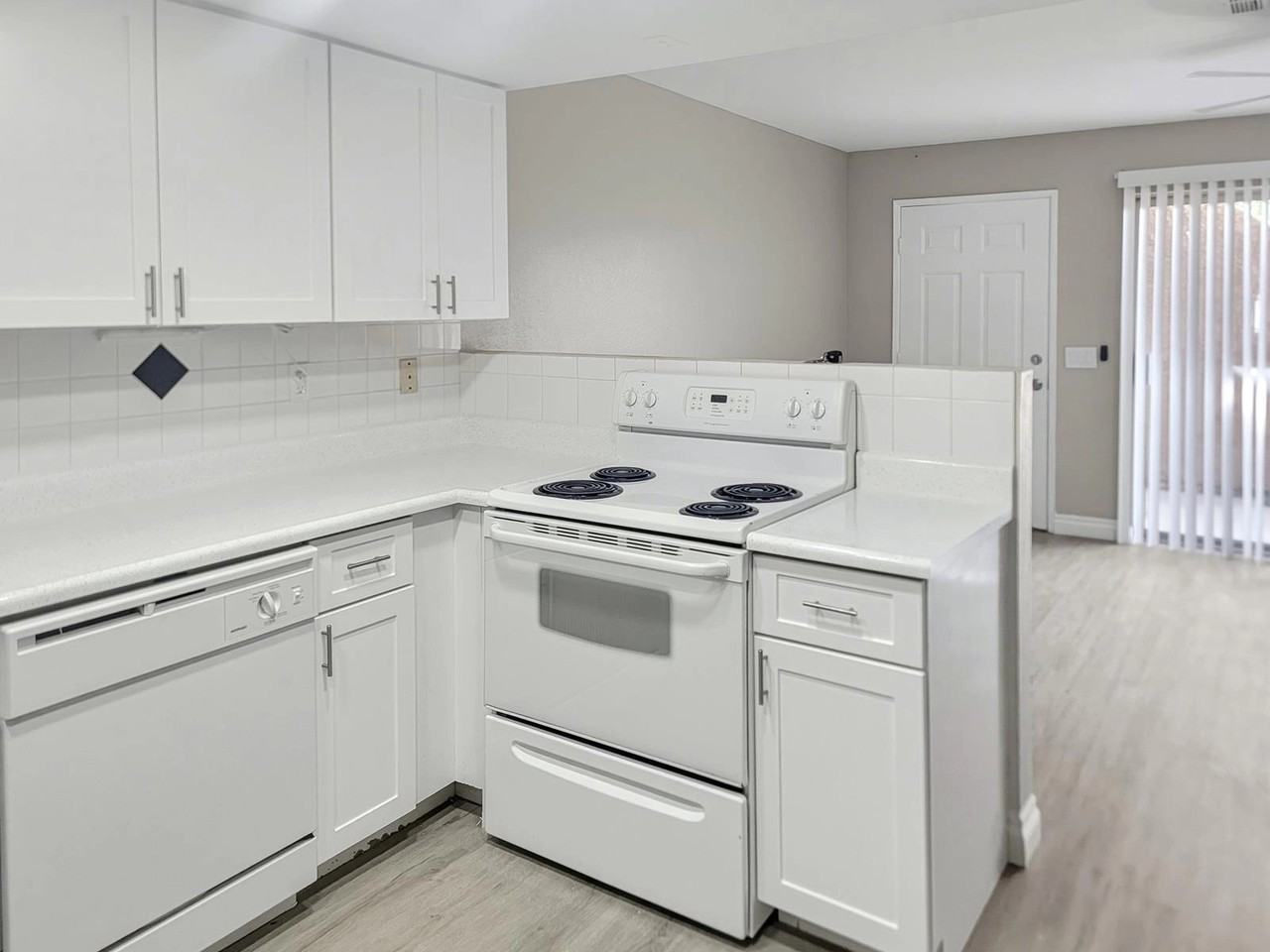 CANDLEWOOD APARTMENTS - Photo 7 of 50
