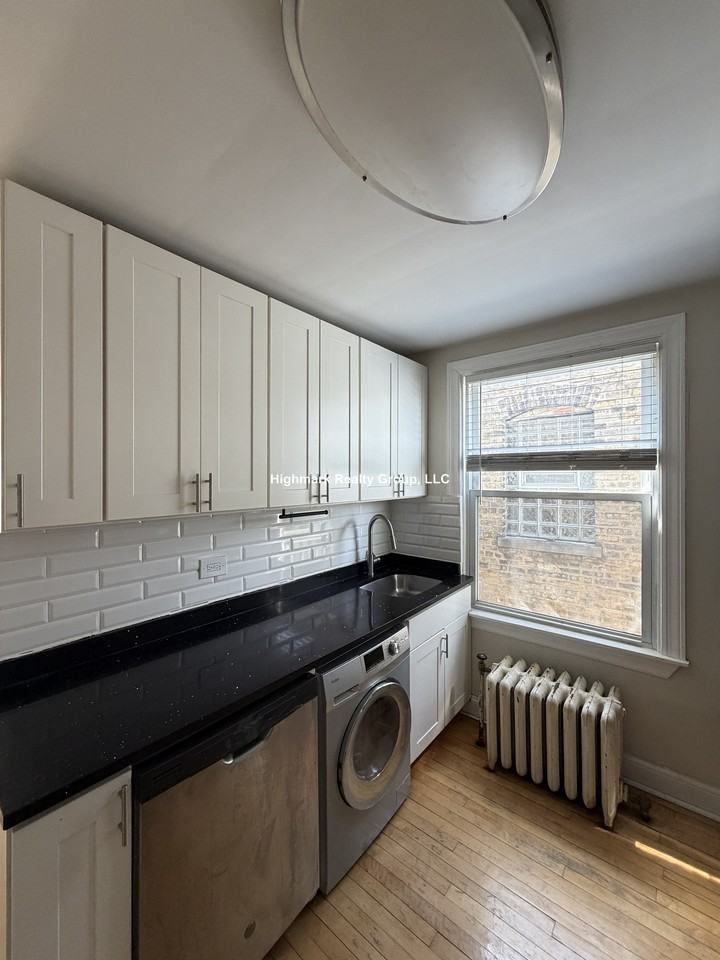 733 Elm St #302