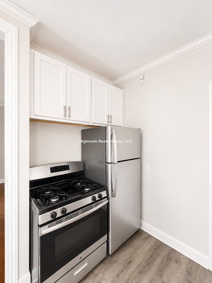 1132 Maple Ave #2C - Photo 3 of 10