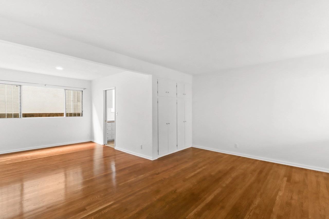 1444-1452 Colby Avenue, - Photo 7 of 49