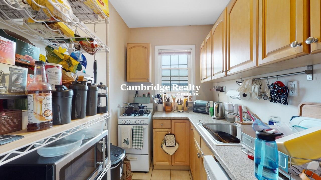 15 Glenville Ave #16T
