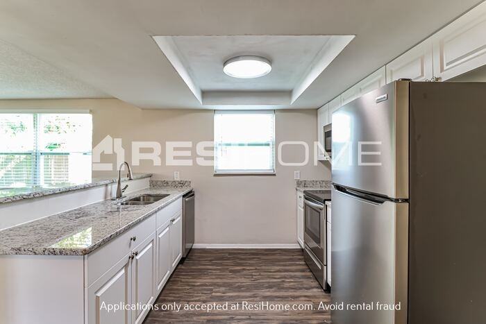 6027 11th Ave - Photo 3 of 24