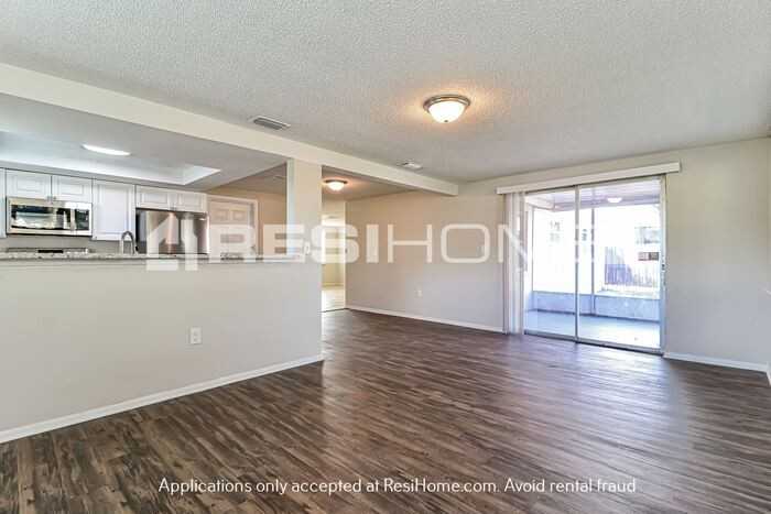 6027 11th Ave - Photo 4 of 24