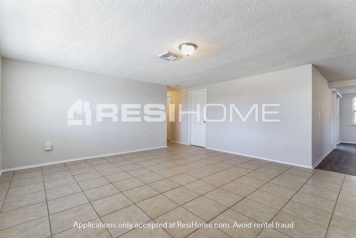 6027 11th Ave - Photo 6 of 24