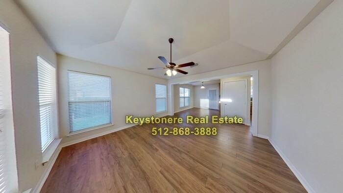 501 N Lampasas St - Photo 2 of 27
