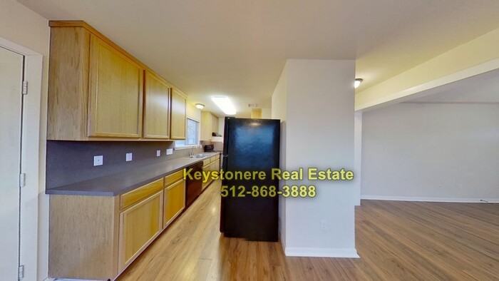 501 N Lampasas St - Photo 6 of 27
