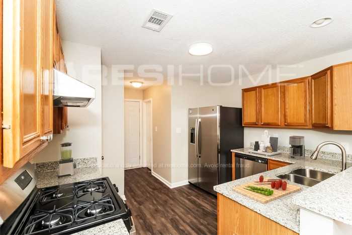 1368 Camrose Ct - Photo 2 of 17