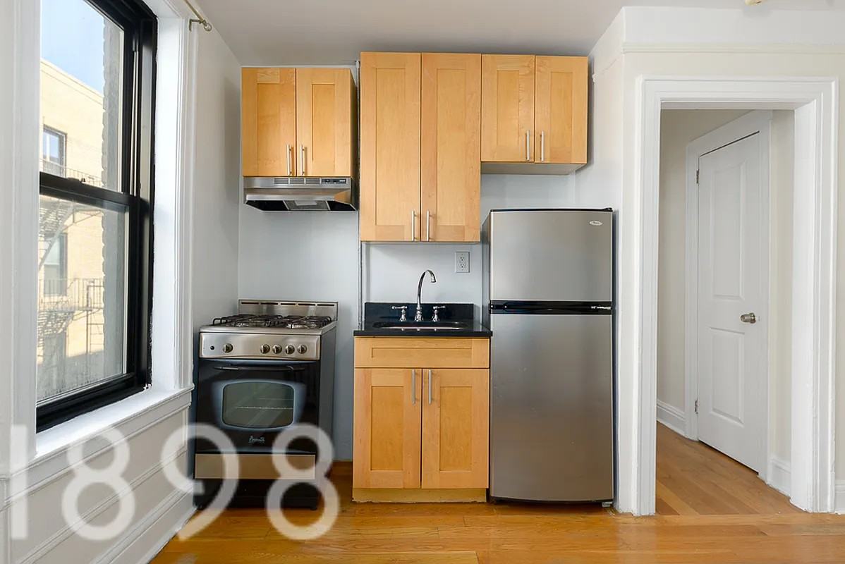 30-49 Crescent Street #H2C1 - Photo 4 of 5