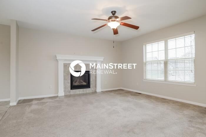 805 Emerson Dr - Photo 4 of 17