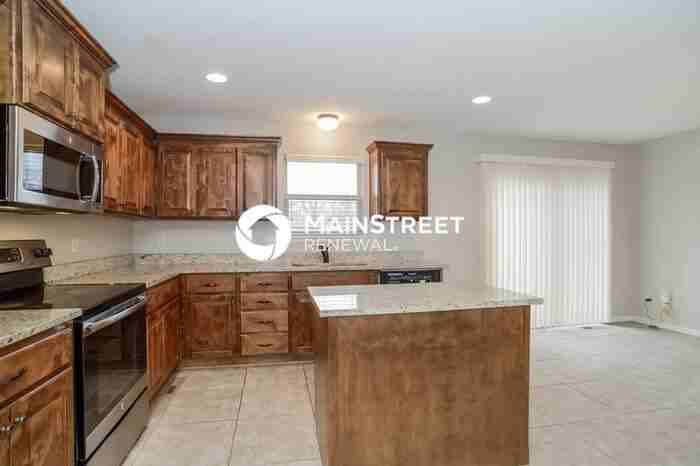 805 Emerson Dr - Photo 6 of 17