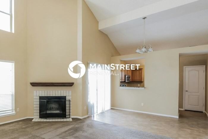 1034 Gaynor Ave - Photo 6 of 17