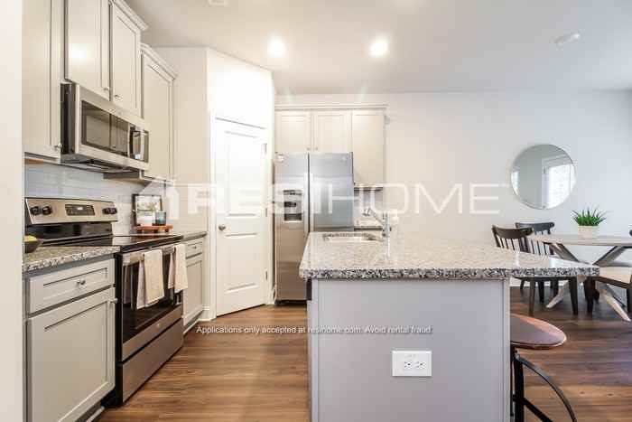 1340 Simmons Ridge Ln - Photo 5 of 18