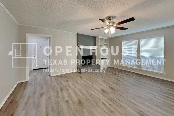 621 Barkridge Trl - Photo 4 of 20