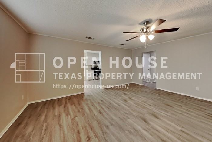 621 Barkridge Trl - Photo 7 of 20
