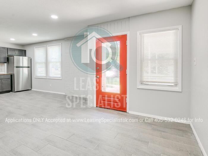 1025 Parsons St - Photo 7 of 29