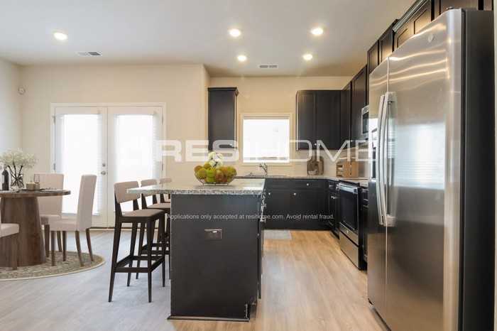 1276 Simmons Ridge Ln - Photo 5 of 19