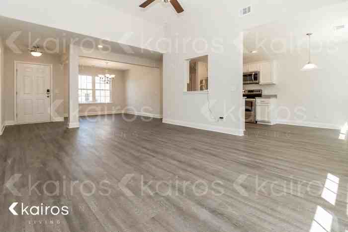 225 Western Red Cedar Dr - Photo 4 of 16