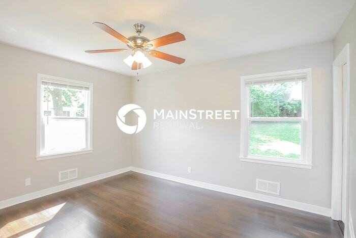 11323 E Thompson St - Photo 7 of 17