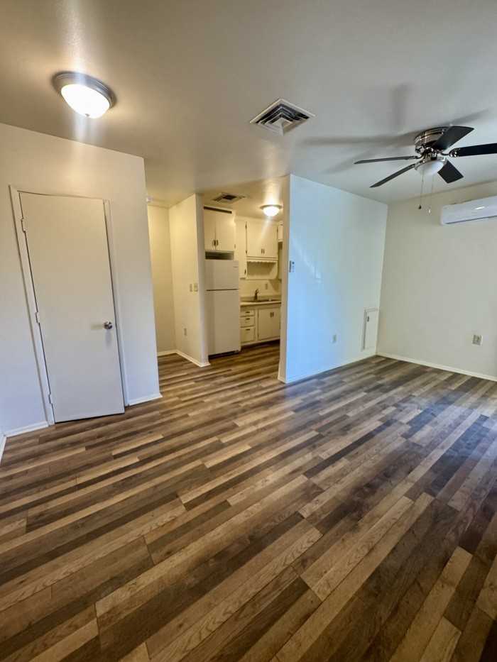 5250 E Bellevue St #D - Photo 4 of 17
