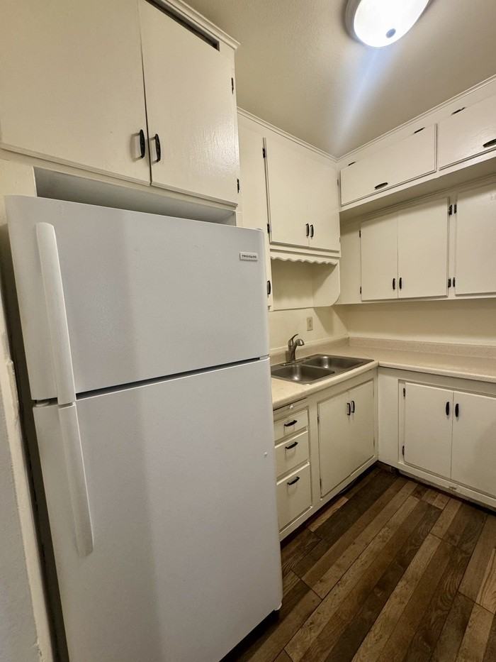 5250 E Bellevue St #D - Photo 7 of 17