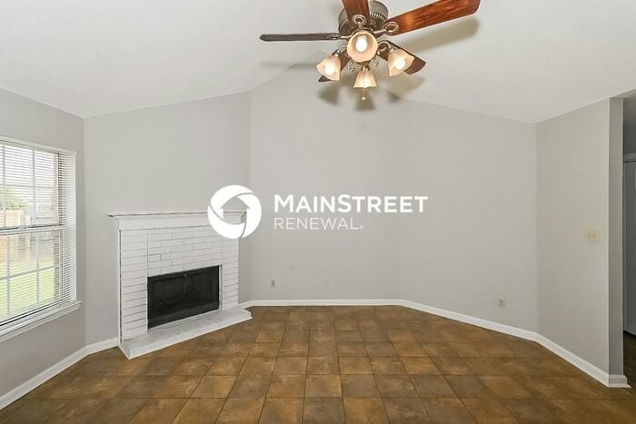 7123 Hampton Dr - Photo 3 of 16