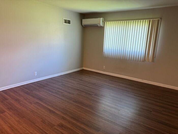 550A E Bledsoe St - Photo 5 of 41